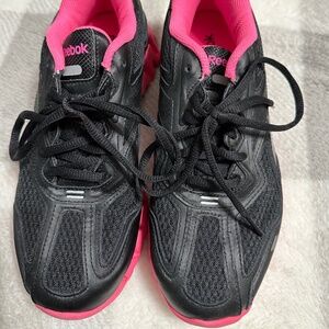 Reebok zigwild trail sneakers, size 8